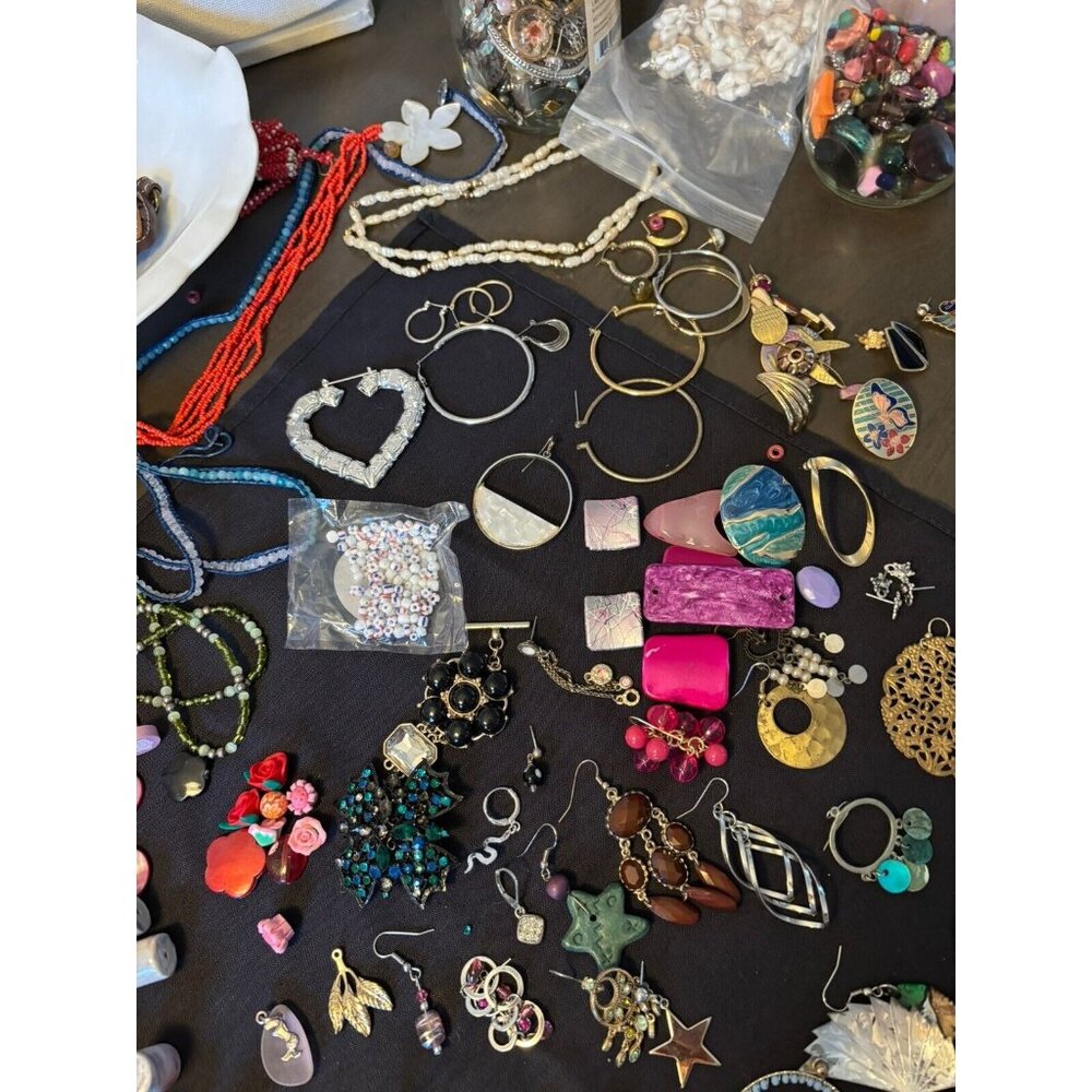 SOLD ON ANOTHER PLATFORM 2lb Mixed Jewelry Pieces; Broken, Discolored